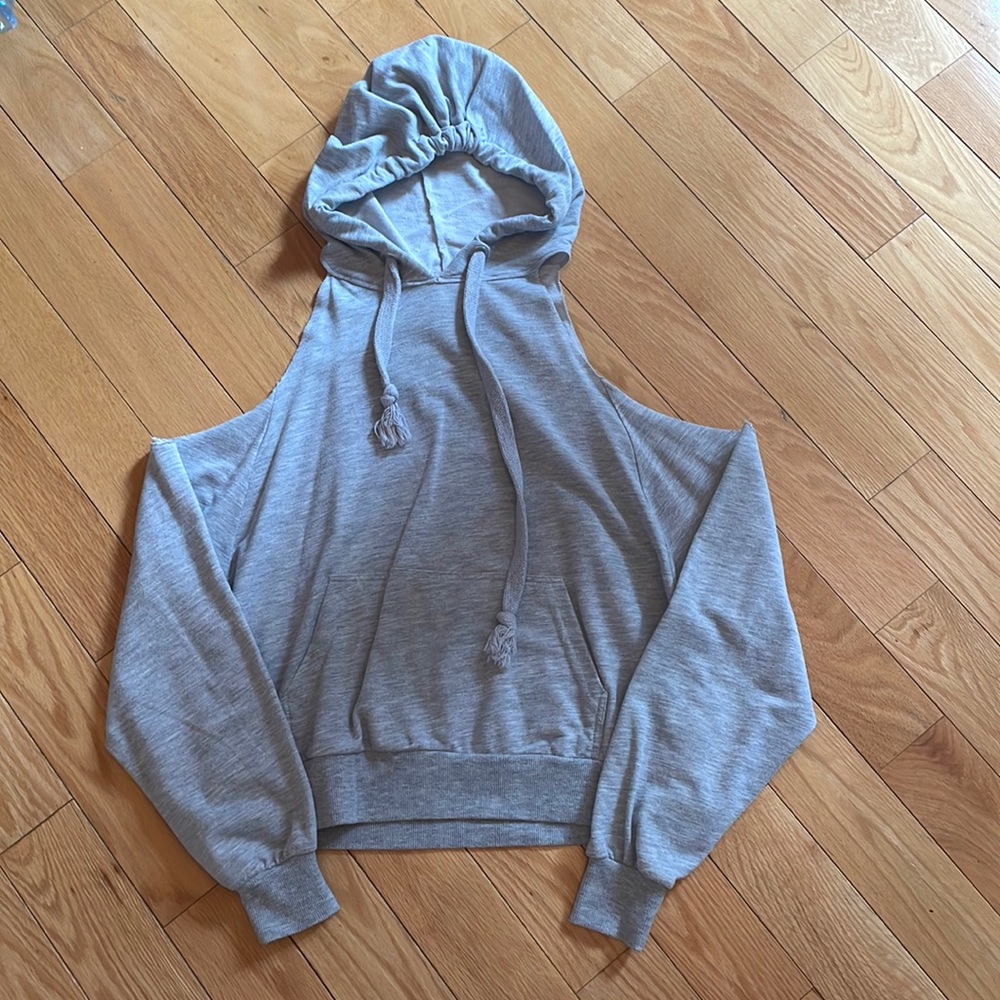 ⚡️Flash Sale ⚡️Bershka - Cutout shoulder sweater
